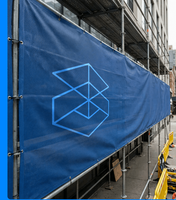 Altmaster Mesh-Banner 280g auf Baugerüst – reales Projekt